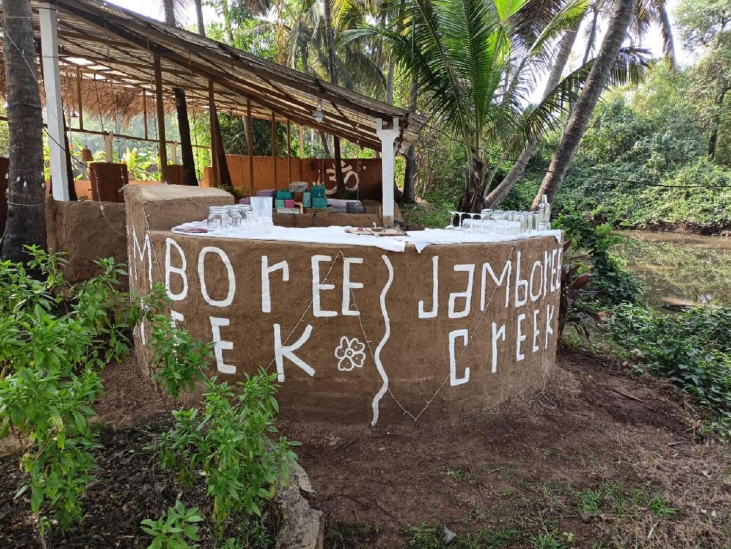 Jamboree Creek Yoga Mandrem Exterior photo